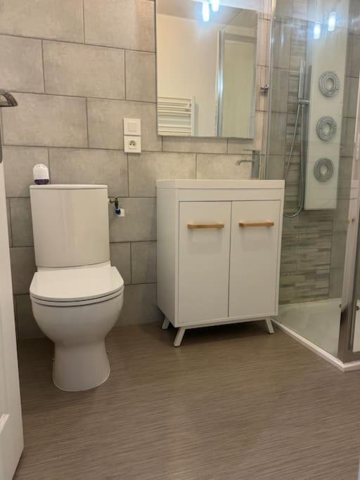 Apartament Christelle Romilly-sur-Seine Zewnętrze zdjęcie