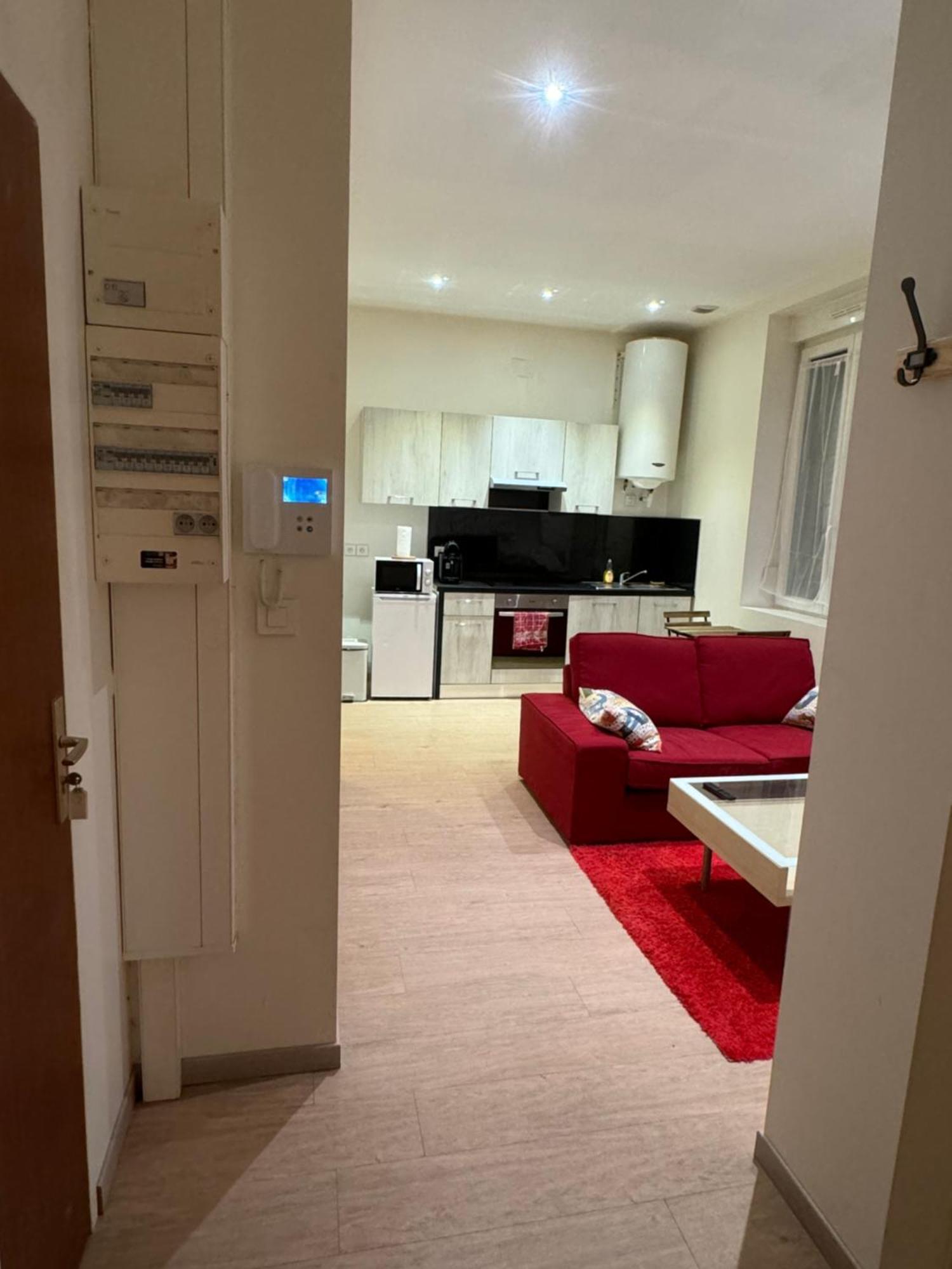Apartament Christelle Romilly-sur-Seine Zewnętrze zdjęcie